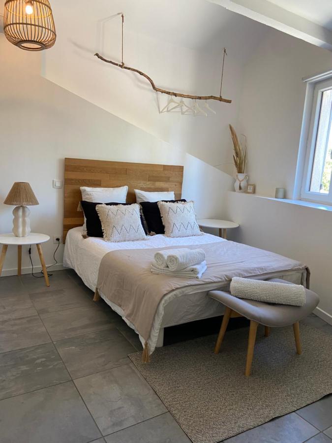 Mas Lafleur Bed & Breakfast ชาโตเรอนาร์ ภายนอก รูปภาพ